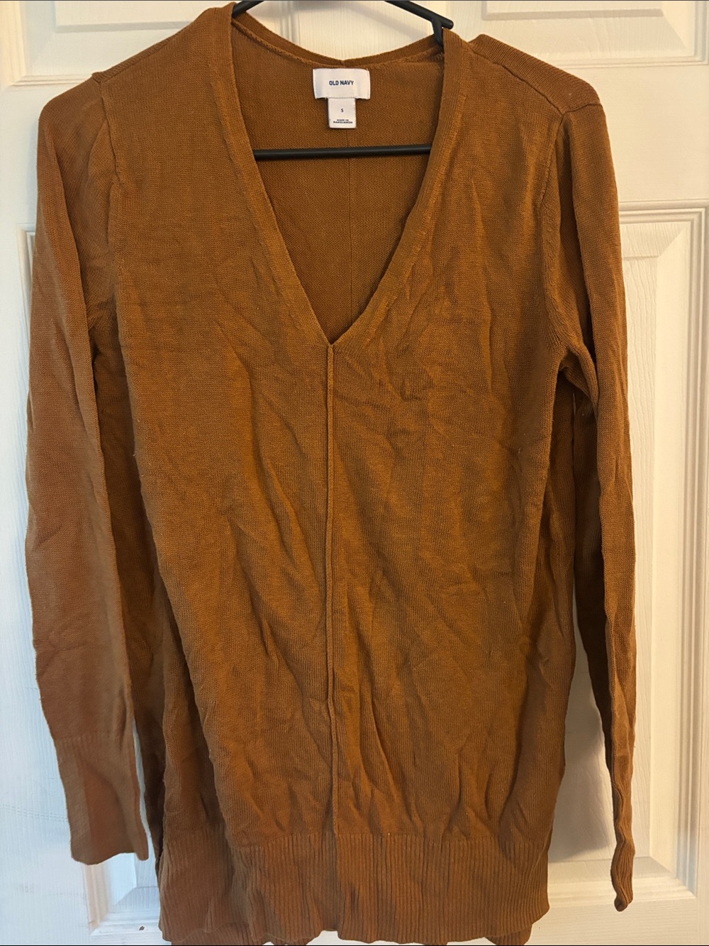 Old Navy Women's V-Neck Sweater in Camel Brown